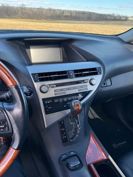 2011 Lexus RX 3rd Gen - Image 10 of 13