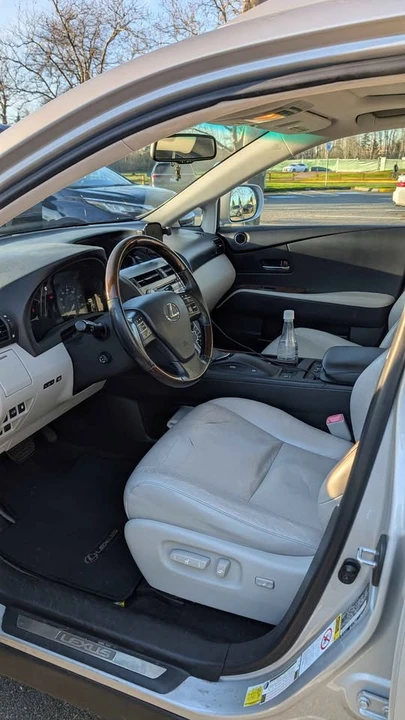 2011 Lexus RX 3rd Gen - Image 15 of 17