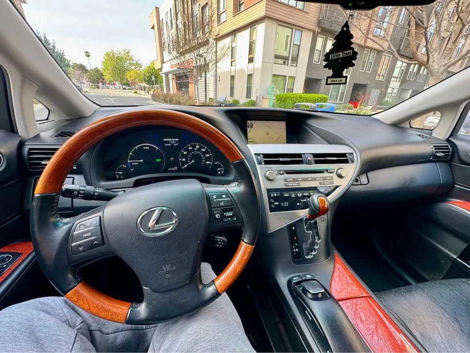 2011 Lexus RX 3rd Gen - Image 12 of 13