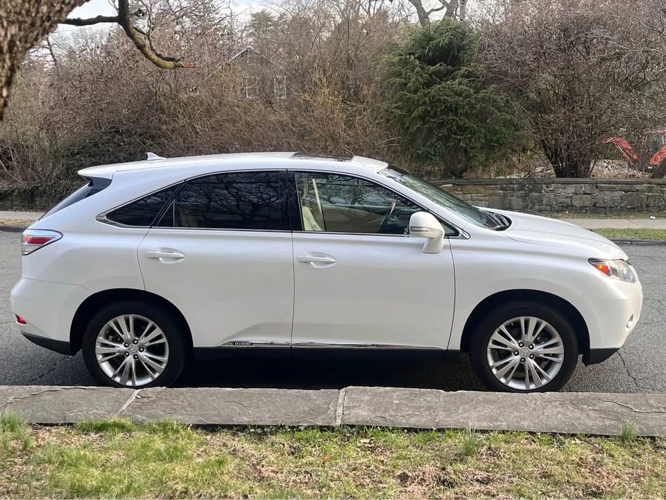 2011 Lexus RX 3rd Gen - Image 3 of 18
