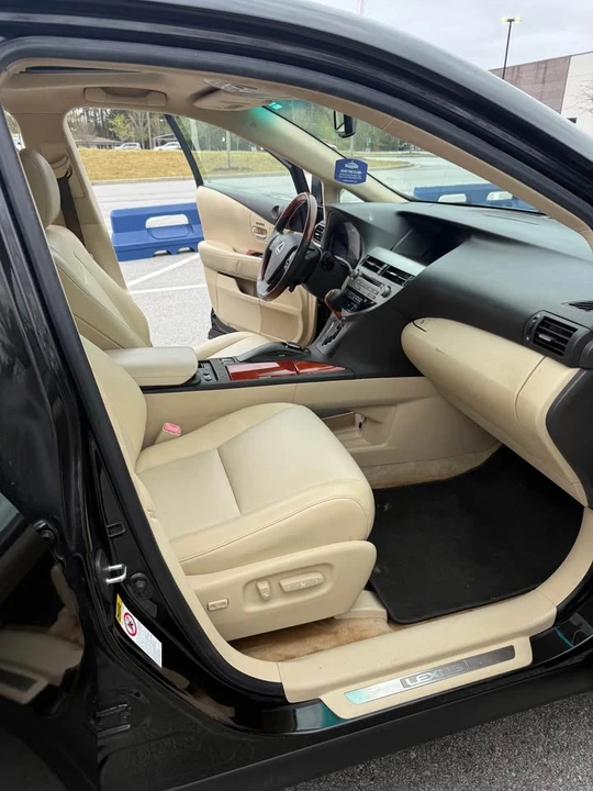 2011 Lexus RX 3rd Gen - Image 10 of 17