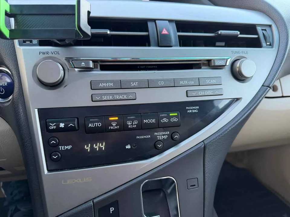 2011 Lexus RX 3rd Gen - Image 16 of 17