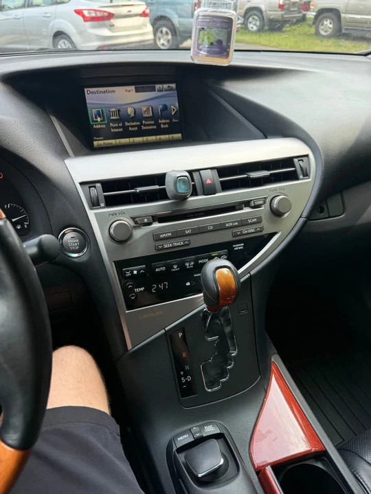 2011 Lexus RX 3rd Gen - Image 15 of 19