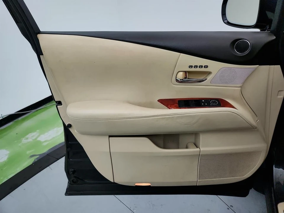 2011 Lexus RX 3rd Gen - Image 21 of 31