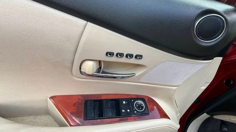2011 Lexus RX 3rd Gen - Image 11 of 12