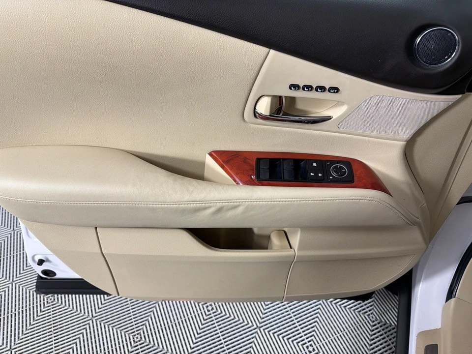 2011 Lexus RX 3rd Gen - Image 10 of 12
