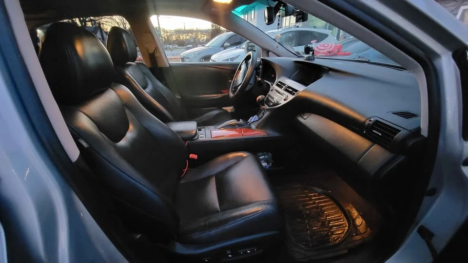 2011 Lexus RX 3rd Gen - Image 6 of 10