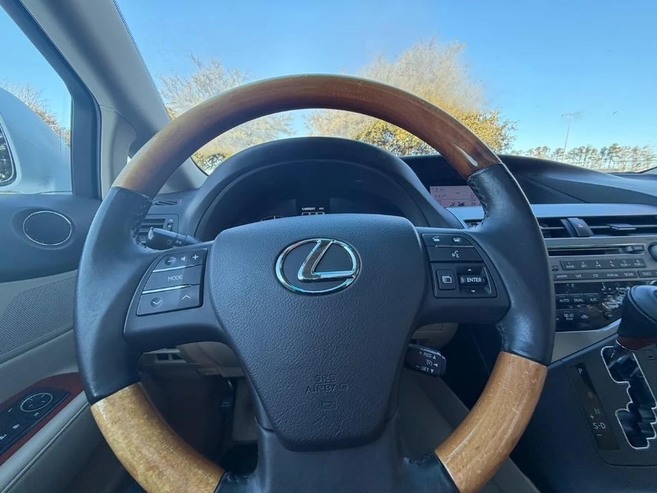 2011 Lexus RX 3rd Gen - Image 12 of 21
