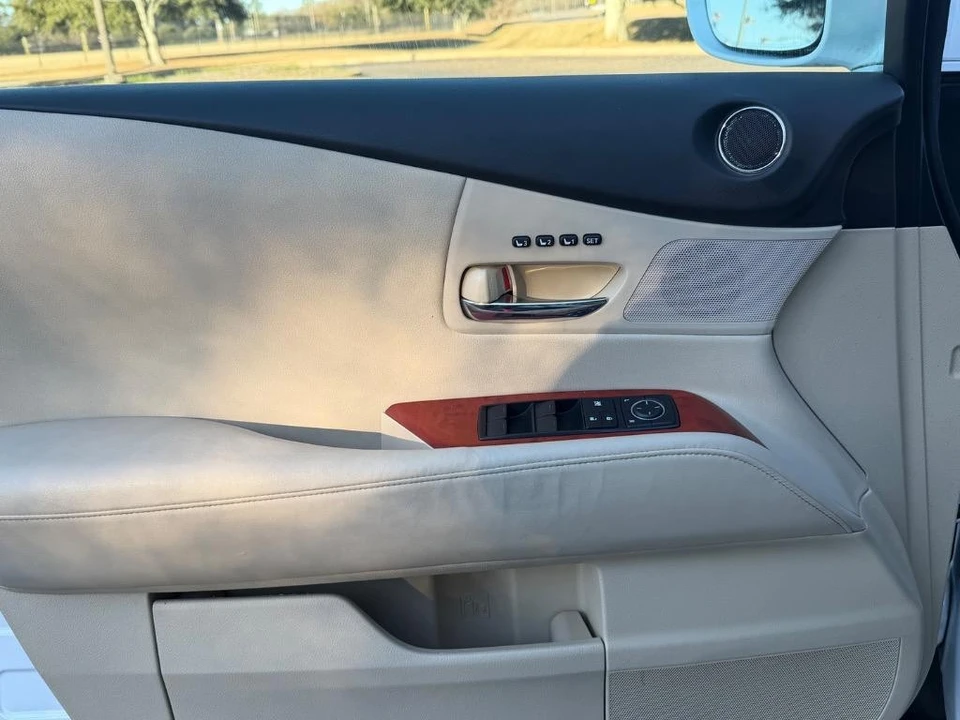 2011 Lexus RX 3rd Gen - Image 5 of 21