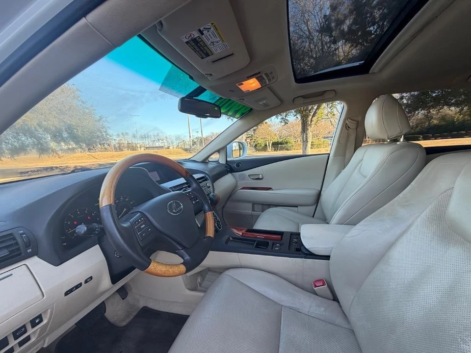 2011 Lexus RX 3rd Gen - Image 9 of 21
