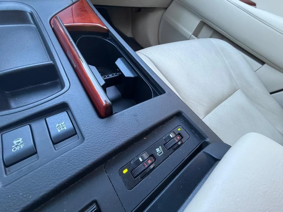 2011 Lexus RX 3rd Gen - Image 18 of 21