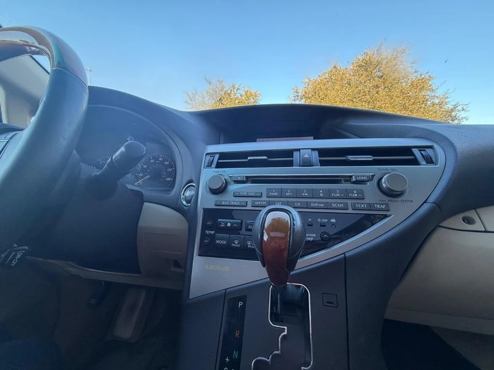 2011 Lexus RX 3rd Gen - Image 16 of 21