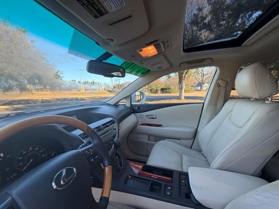 2011 Lexus RX 3rd Gen - Image 11 of 21