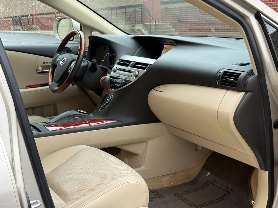2011 Lexus RX 3rd Gen - Image 16 of 19