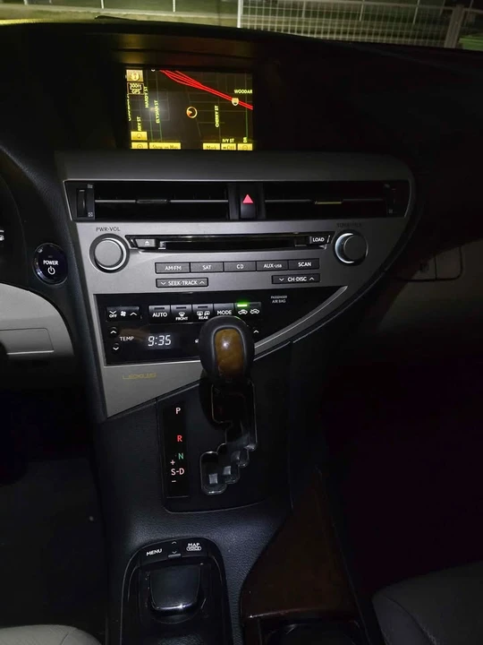 2011 Lexus RX 3rd Gen - Image 6 of 8