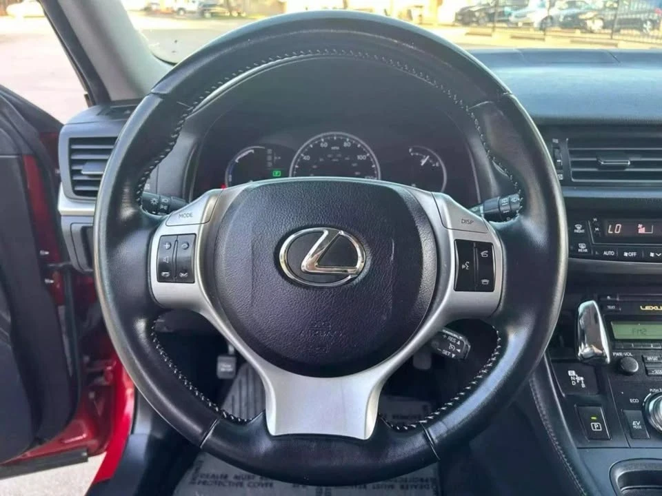 2011 Lexus CT - Image 10 of 20