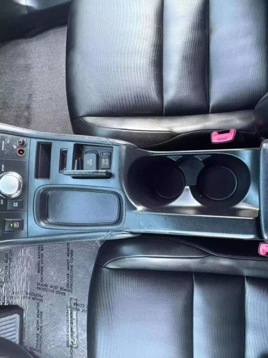 2011 Lexus CT - Image 8 of 20