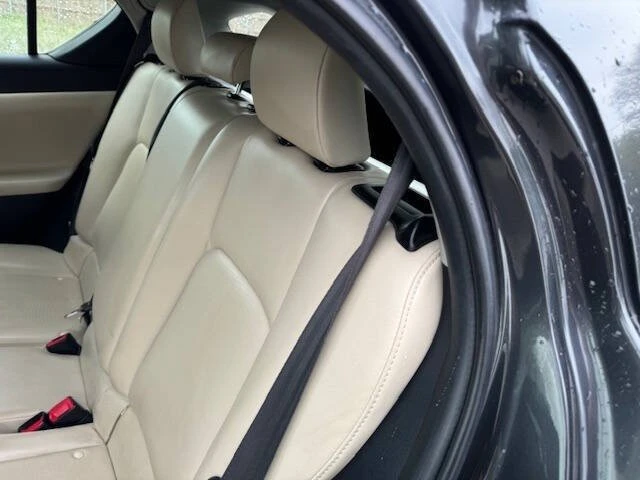 2011 Lexus CT - Image 16 of 20