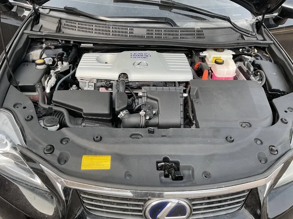 2011 Lexus CT - Image 16 of 20