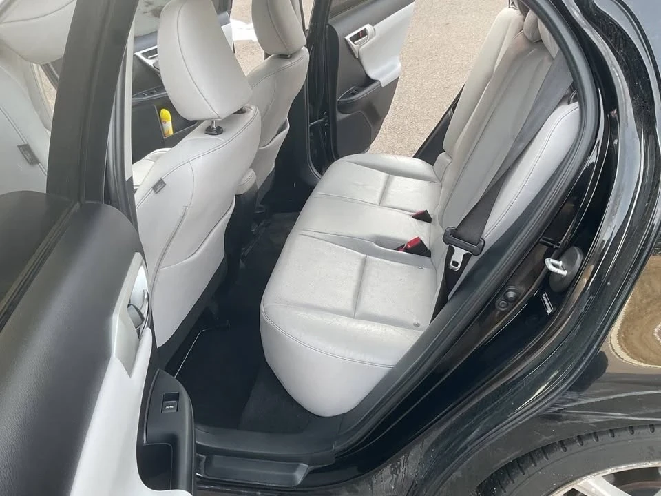 2011 Lexus CT - Image 11 of 20