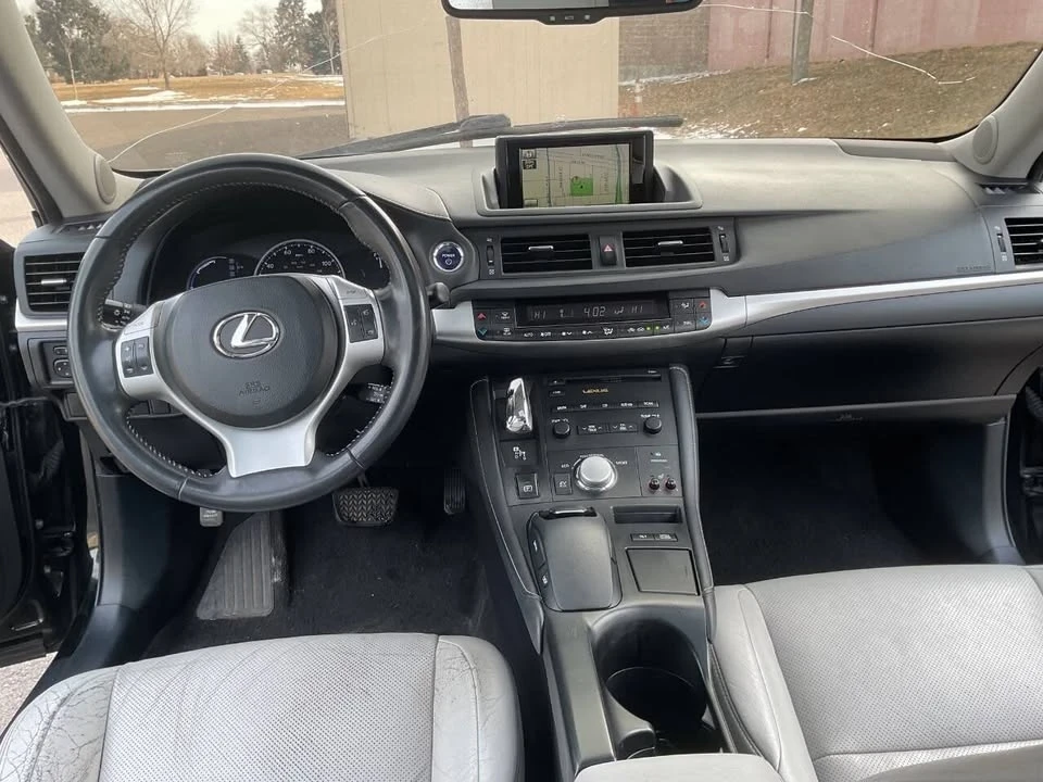 2011 Lexus CT - Image 14 of 20