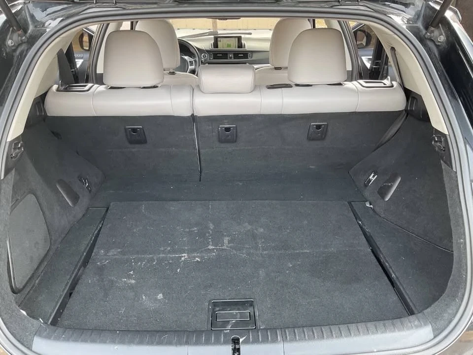 2011 Lexus CT - Image 13 of 20