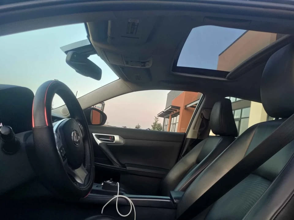 2011 Lexus CT - Image 12 of 12