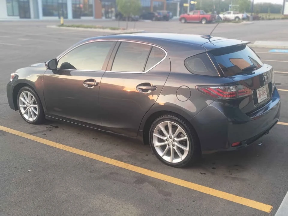2011 Lexus CT - Image 11 of 12