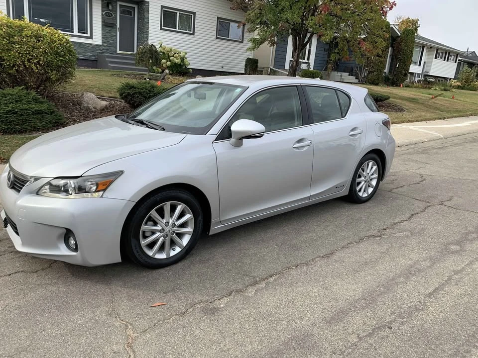 2011 Lexus CT - Image 8 of 8