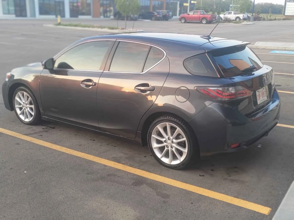 2011 Lexus CT - Image 8 of 12