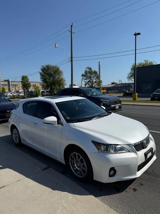 2011 Lexus CT - Image 7 of 9