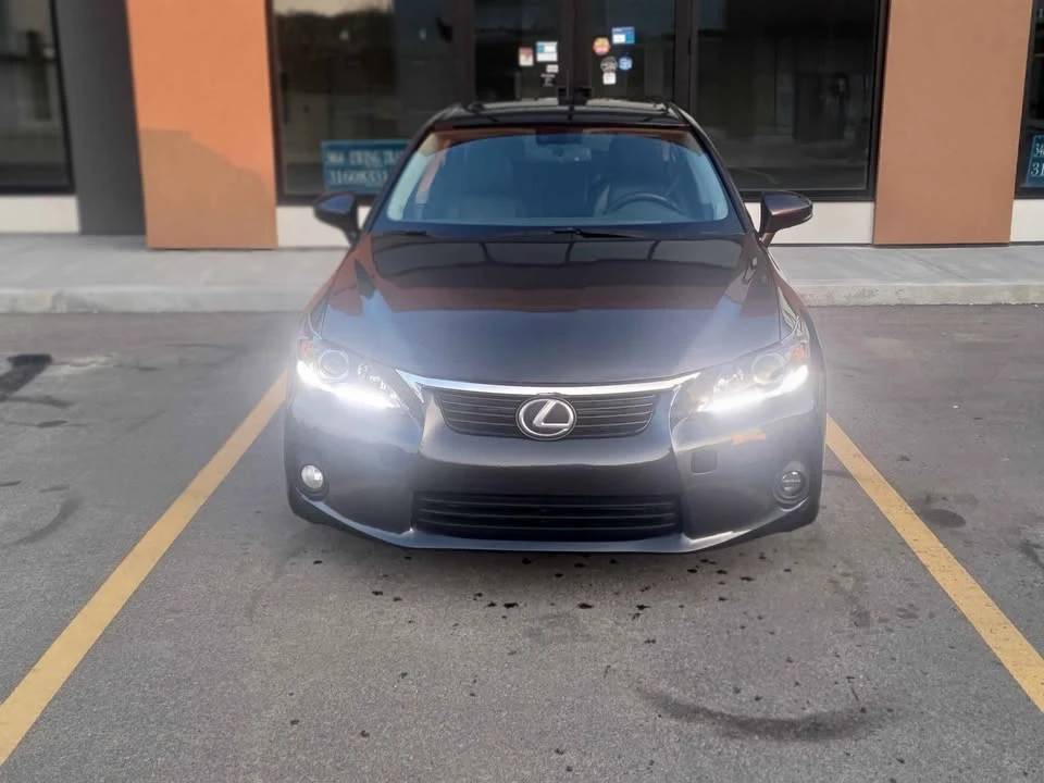 2011 Lexus CT - Image 10 of 12