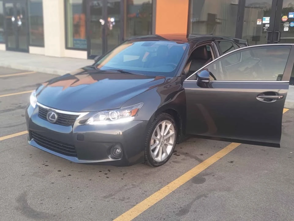 2011 Lexus CT - Image 9 of 12
