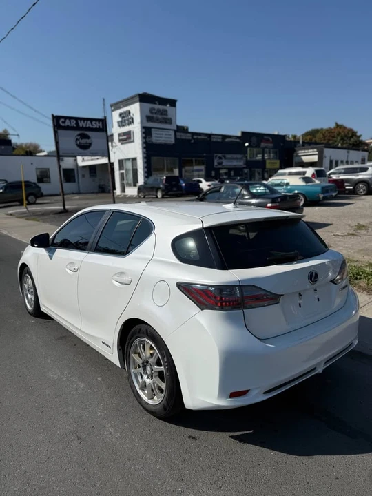 2011 Lexus CT - Image 3 of 9