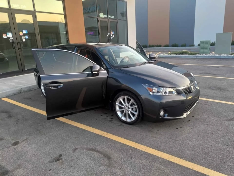 2011 Lexus CT - Image 2 of 12