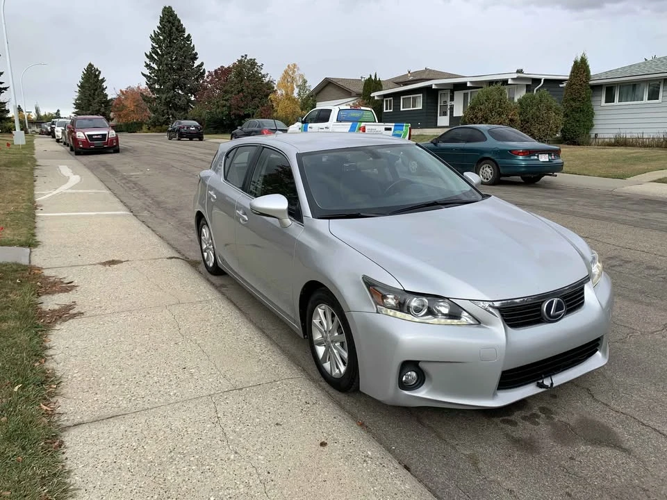 2011 Lexus CT - Image 3 of 8