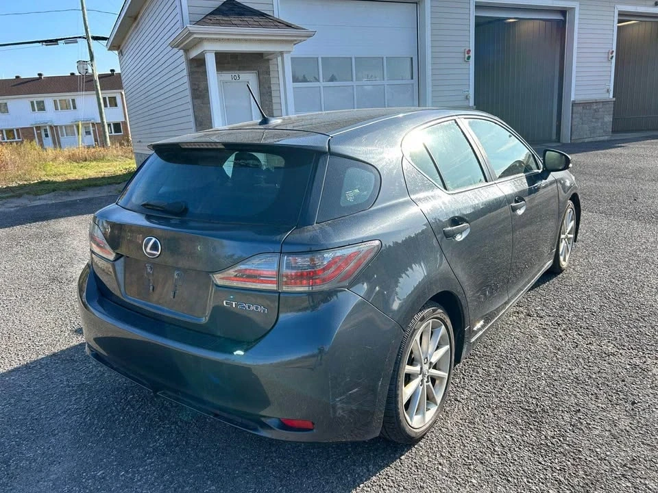 2011 Lexus CT - Image 2 of 8