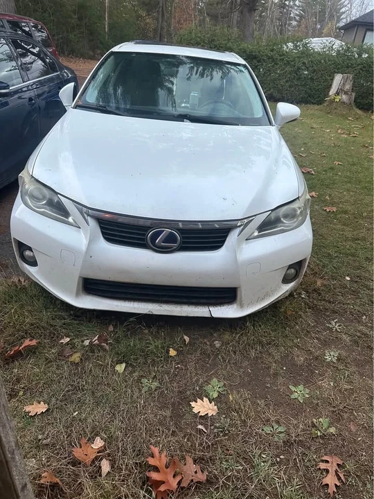 2011 Lexus CT - Image 2 of 4