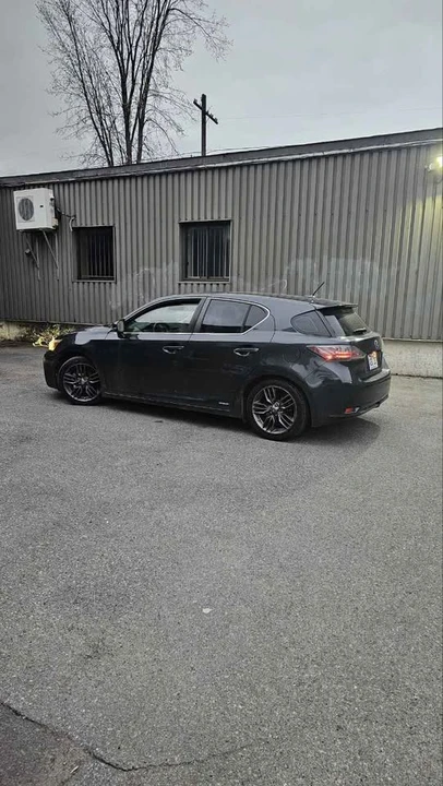 2011 Lexus CT - Image 6 of 7