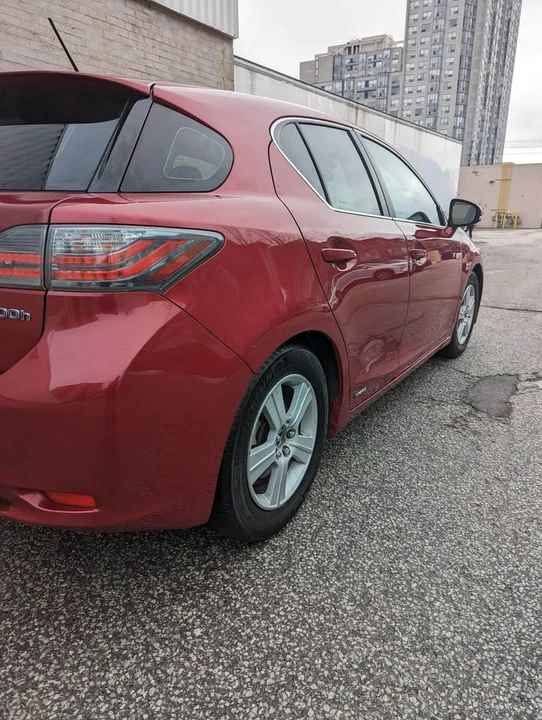 2011 Lexus CT - Image 2 of 8