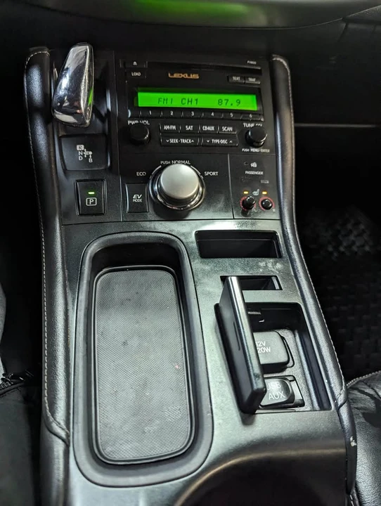 2011 Lexus CT - Image 7 of 8