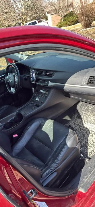 2011 Lexus CT - Image 9 of 10