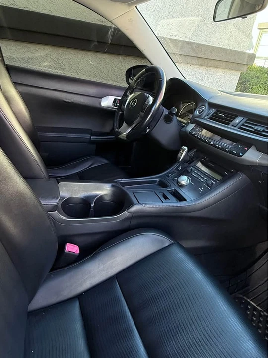 2011 Lexus CT - Image 6 of 6