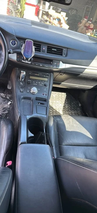 2011 Lexus CT - Image 7 of 10