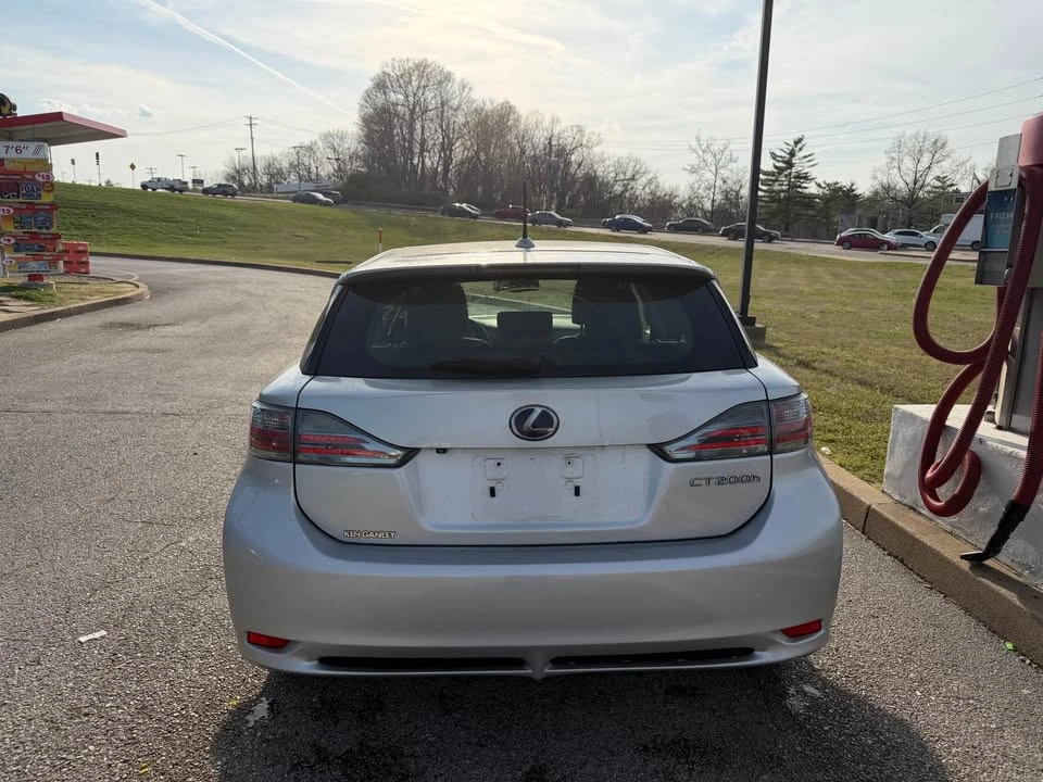 2011 Lexus CT - Image 3 of 9
