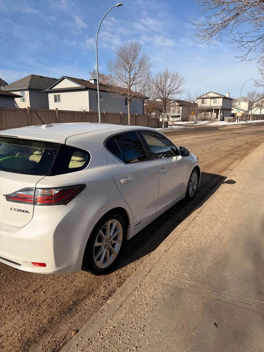 2011 Lexus CT - Image 4 of 8