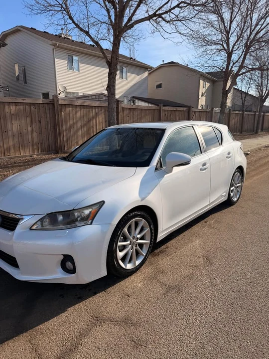 2011 Lexus CT - Image 6 of 8
