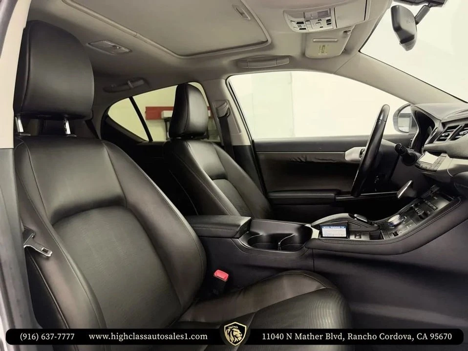 2011 Lexus CT - Image 16 of 16