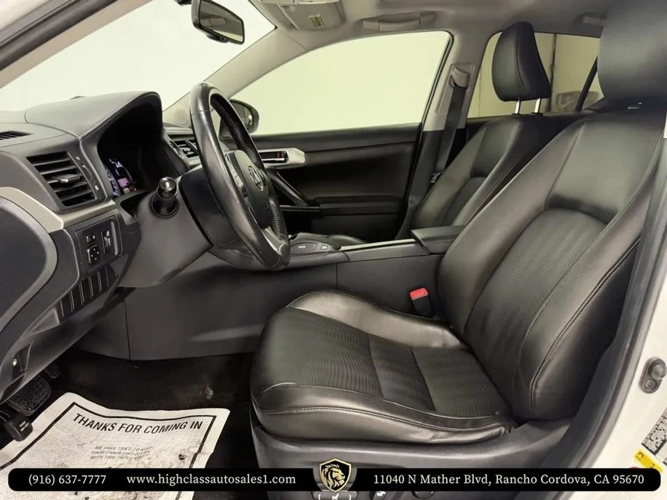 2011 Lexus CT - Image 11 of 16