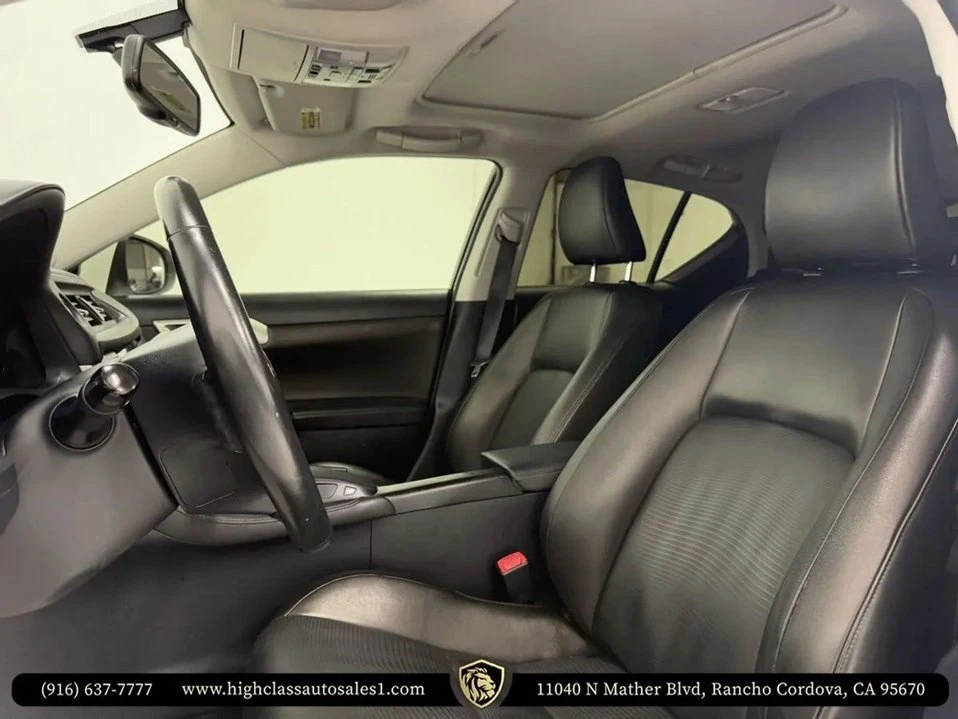 2011 Lexus CT - Image 12 of 16